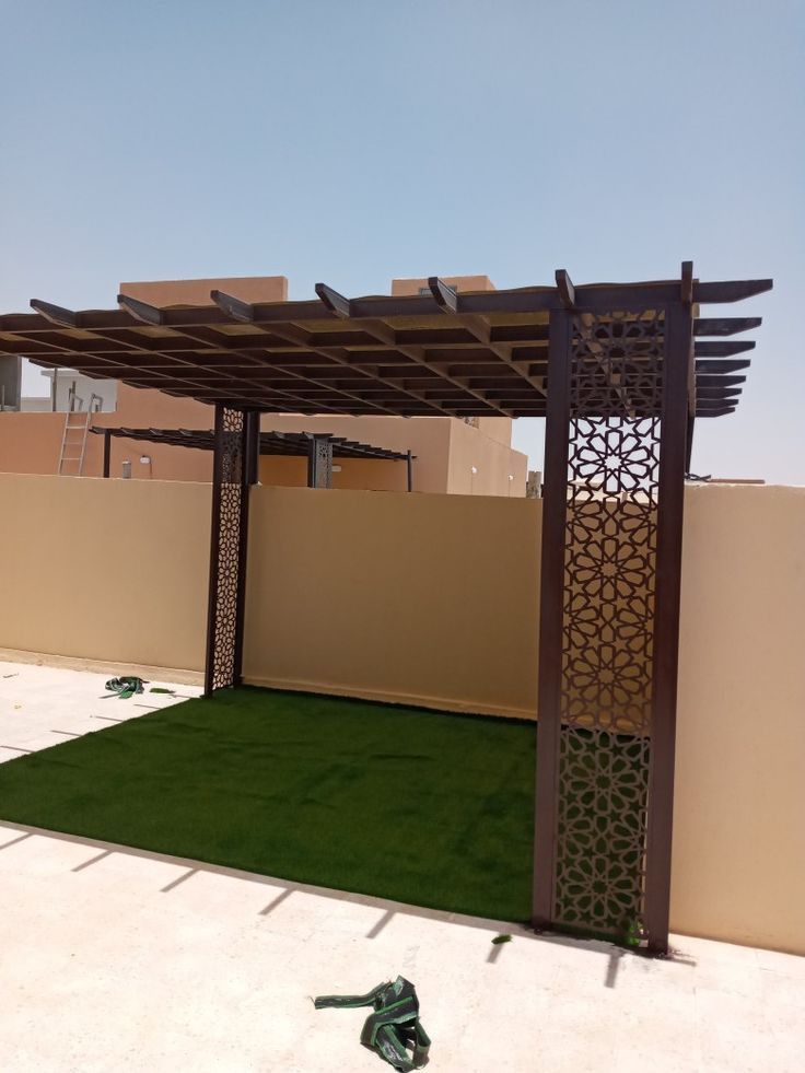 55ecc2aa3917a8b9457ce08970aa7352 النجم اللامع للمظلات والسواتر | تصميم وتركيب برجولات جدة بحي الورود: دليل شامل لبيئة خارجية مثالية