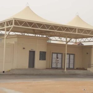 النجم اللامع للمظلات والسواتر | “المظلات الهرمية: جمالية ووظيفة مضافة في حي الشفاء بجدة”
