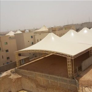 النجم اللامع للمظلات والسواتر | “المظلات الهرمية: جمالية ووظيفة مضافة في حي الشفاء بجدة”