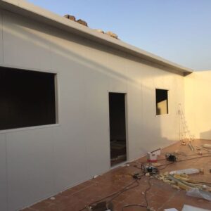 النجم اللامع للمظلات والسواتر | بناء ساندويتش بانل بحي مشرفة بجدة: حل عصري لمناخ جدة الحار والرطب.