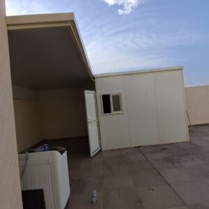 النجم اللامع للمظلات والسواتر | بناء ساندويتش بانل بحي مشرفة بجدة: حل عصري لمناخ جدة الحار والرطب.