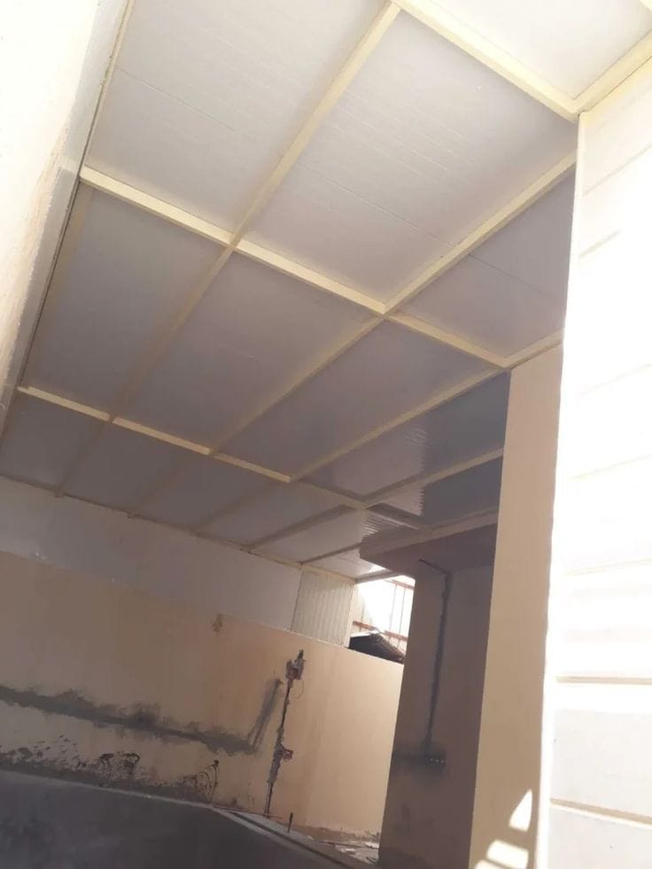 النجم اللامع للمظلات والسواتر | تركيب أسقف ساندوتش بانل في جدة حي الروضة | تركيب اسقف مقاومة للحرائق