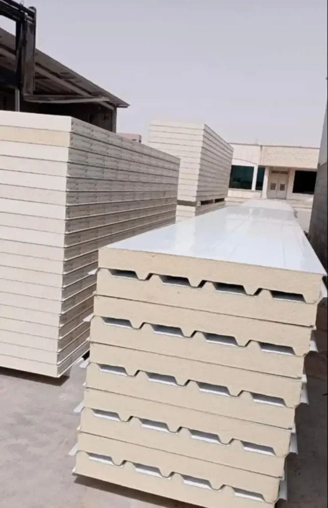 النجم اللامع للمظلات والسواتر | تركيب أسقف ساندوتش بانل في جدة حي الروضة | تركيب اسقف مقاومة للحرائق