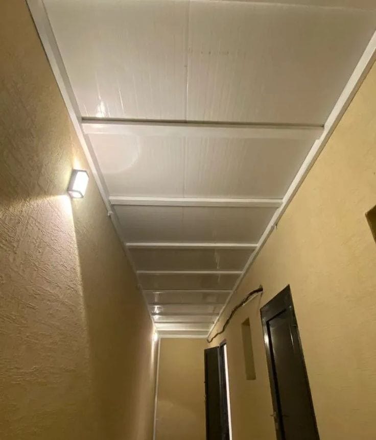 النجم اللامع للمظلات والسواتر | تركيب أسقف ساندوتش بانل في جدة حي الروضة | تركيب اسقف مقاومة للحرائق