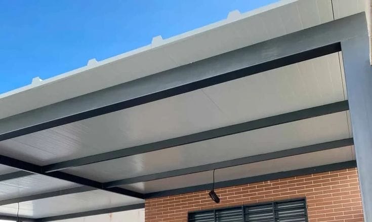 النجم اللامع للمظلات والسواتر | تركيب أسقف ساندوتش بانل في جدة حي الروضة | تركيب اسقف مقاومة للحرائق