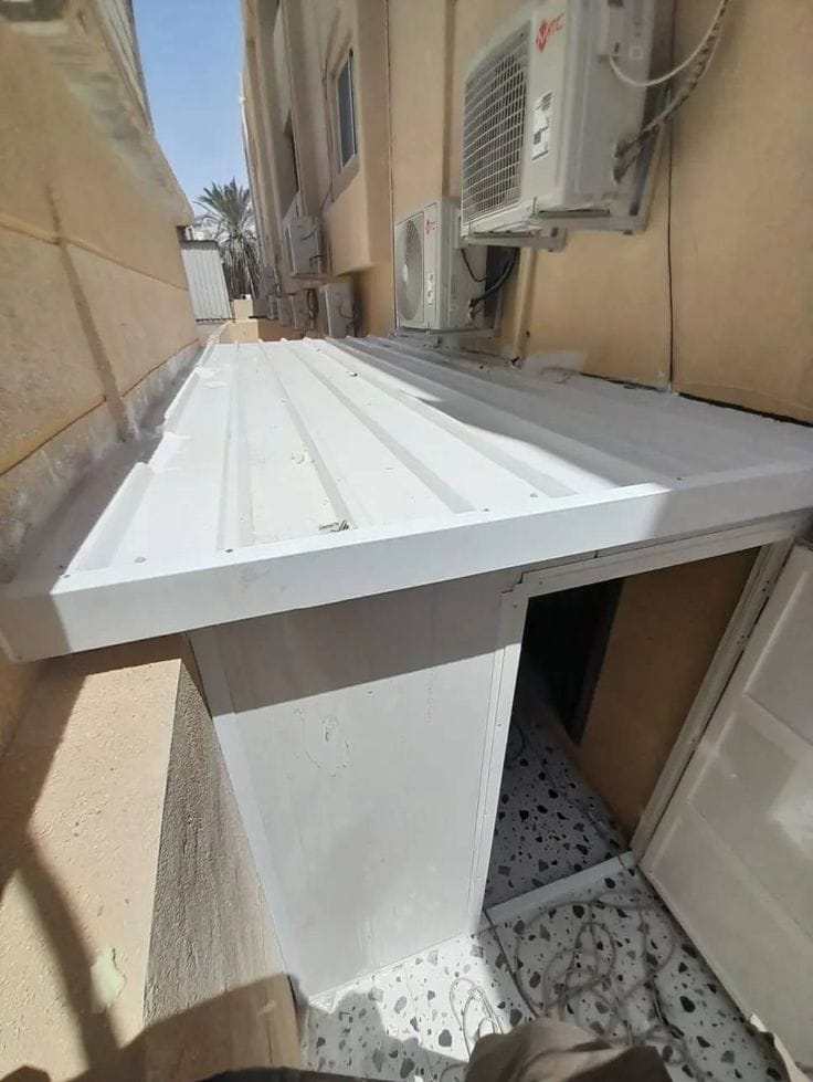 النجم اللامع للمظلات والسواتر | تركيب أسقف ساندوتش بانل في جدة حي الروضة | تركيب اسقف مقاومة للحرائق