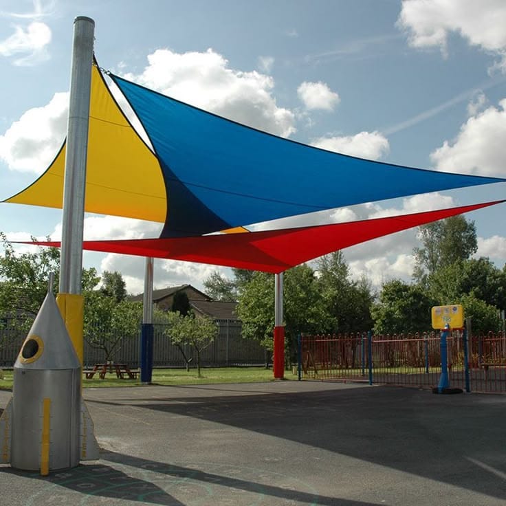 النجم اللامع للمظلات والسواتر | مظلات ملاعب جدة حي الحمراء | تركيب مظلات خارجية للملاعب بجودة عالية وأسعار تنافسية