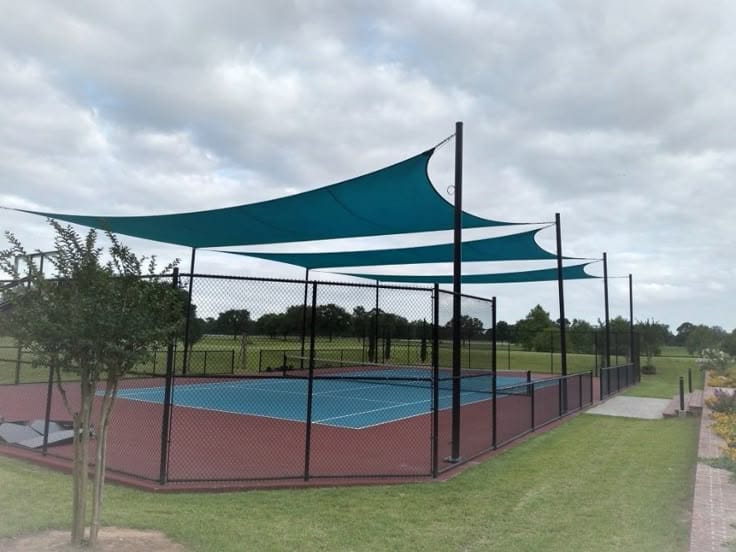 النجم اللامع للمظلات والسواتر | مظلات ملاعب جدة حي الحمراء | تركيب مظلات خارجية للملاعب بجودة عالية وأسعار تنافسية