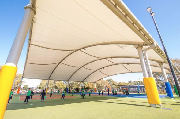 النجم اللامع للمظلات والسواتر | مظلات ملاعب جدة حي الحمراء | تركيب مظلات خارجية للملاعب بجودة عالية وأسعار تنافسية