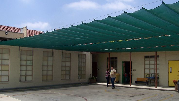 النجم اللامع للمظلات والسواتر | مظلات ملاعب جدة حي الحمراء | تركيب مظلات خارجية للملاعب بجودة عالية وأسعار تنافسية