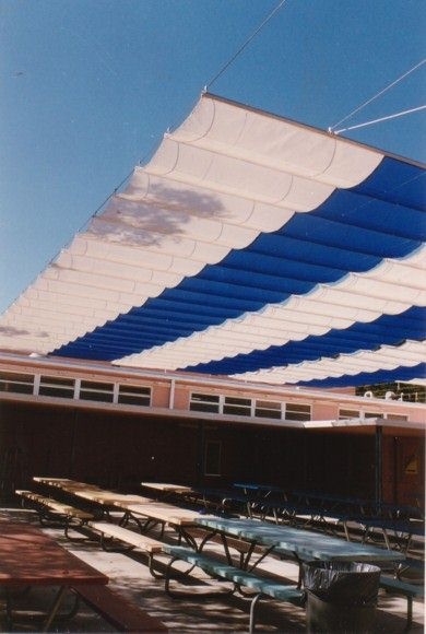 النجم اللامع للمظلات والسواتر | مظلات ملاعب جدة حي الحمراء | تركيب مظلات خارجية للملاعب بجودة عالية وأسعار تنافسية