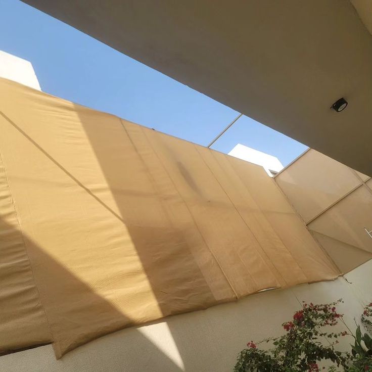 WhatsApp Image 2025-12-22 at 5.28.07 PM (2) النجم اللامع للمظلات والسواتر | سواتر قماش جدة حي البلد | تركيب سواتر قماشية | سواتر جدران