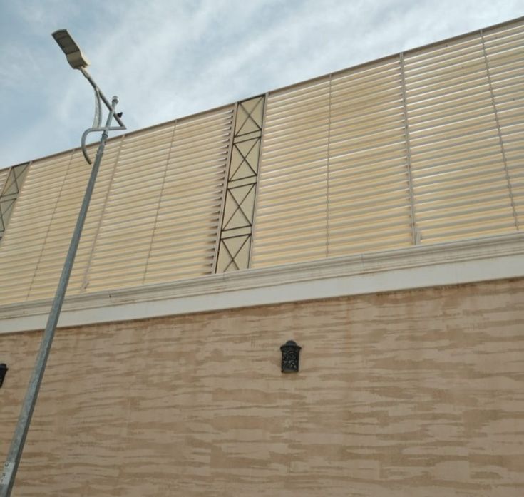 WhatsApp Image 2025-12-22 at 5.33.32 PM (2) النجم اللامع للمظلات والسواتر | تركيب سواتر جدة في حي الحمراء | سواتر احواش | سواتر منزلية جدة