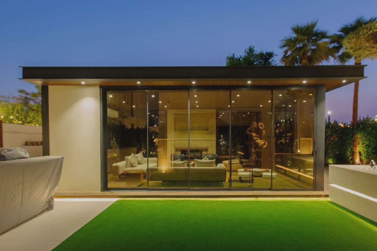 النجم اللامع للمظلات والسواتر | مجالس خارجية جدة في حي البساتين | تركيب ملاحق ساندوتش بانل واسمنت بورد