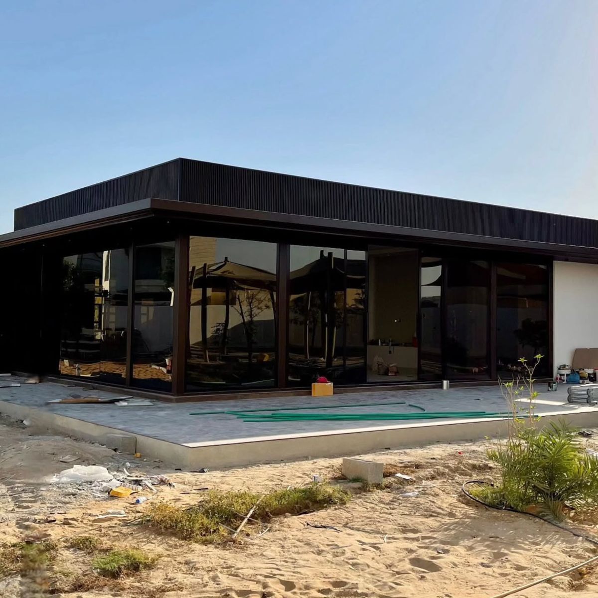 النجم اللامع للمظلات والسواتر | مجالس خارجية جدة في حي البساتين | تركيب ملاحق ساندوتش بانل واسمنت بورد