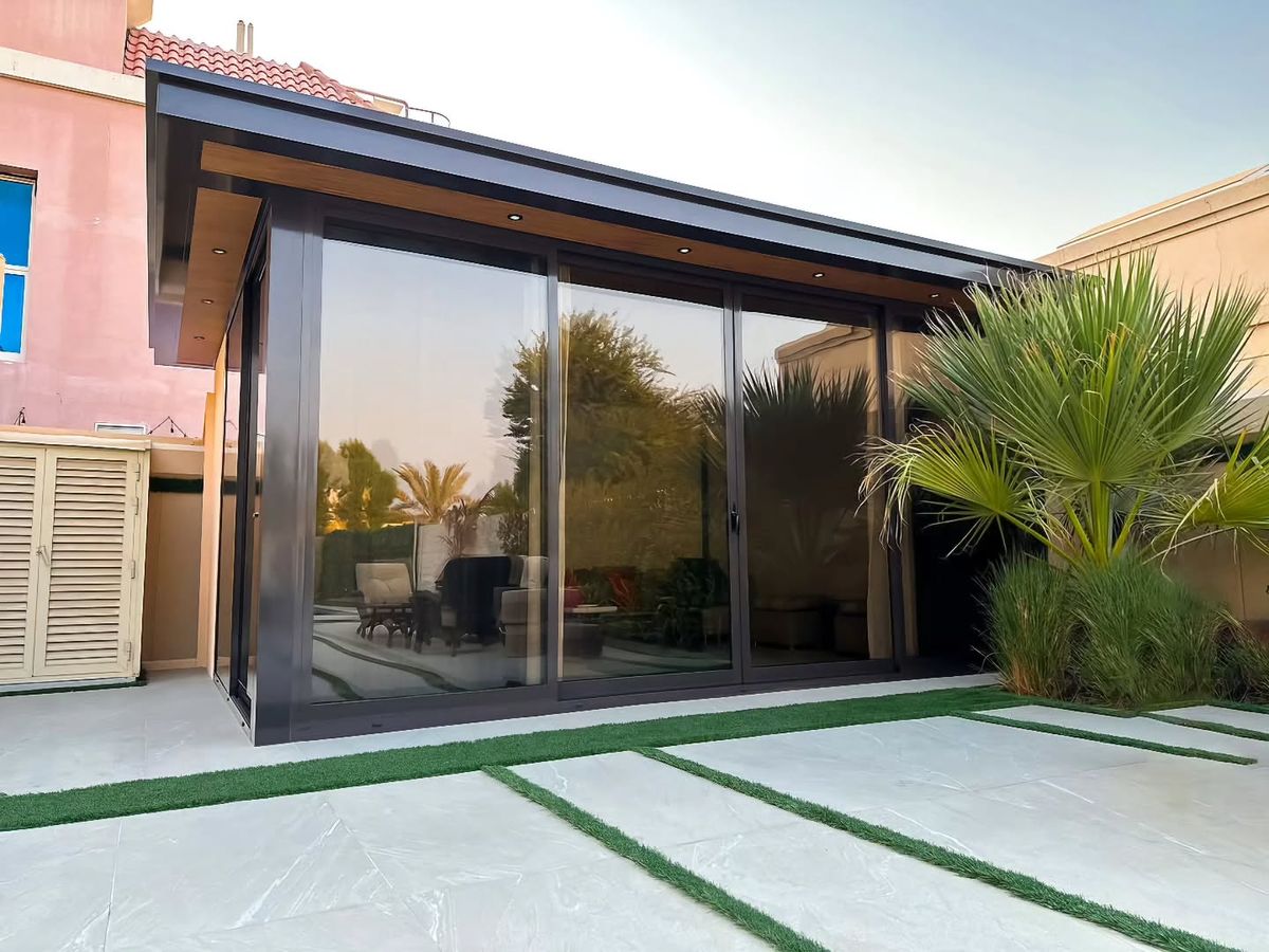 النجم اللامع للمظلات والسواتر | مجالس خارجية جدة في حي البساتين | تركيب ملاحق ساندوتش بانل واسمنت بورد