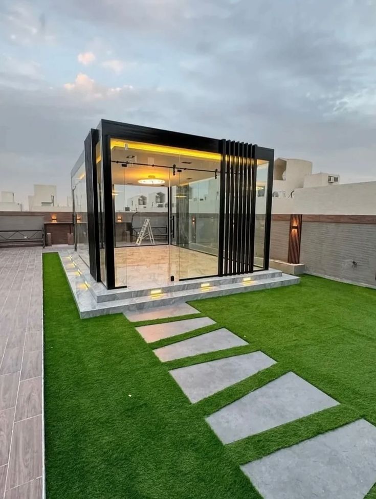 النجم اللامع للمظلات والسواتر | مجالس خارجية جدة في حي البساتين | تركيب ملاحق ساندوتش بانل واسمنت بورد