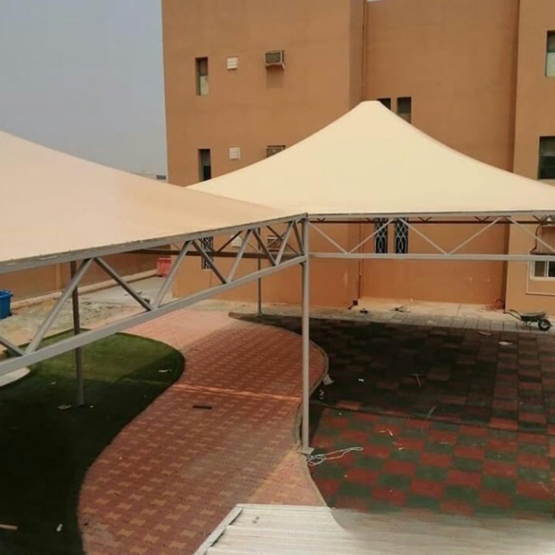 تركيب مظلات هرمية في جدة