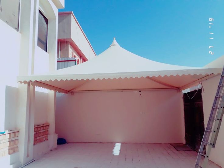 النجم اللامع للمظلات والسواتر | تركيب مظلات هرمية في جدة حي المروة | مظلات قبب جدة