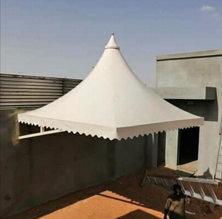 النجم اللامع للمظلات والسواتر | تركيب مظلات هرمية في جدة حي المروة | مظلات قبب جدة